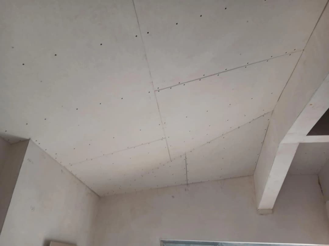 Таван от ГК с топлоизолация от 100 мм каменна вата и паропропусклива мембрана в гр.Балчик